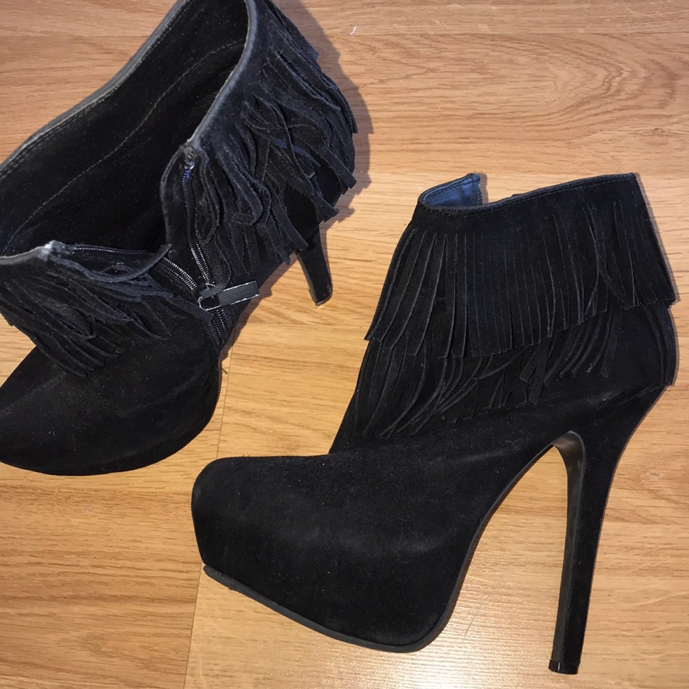 Suede stiletto bootie with fringe